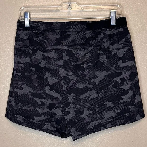 Lululemon Athletica Surge 6” Camo Athletic Shorts with Liner Size Large - Picture 4 of 8